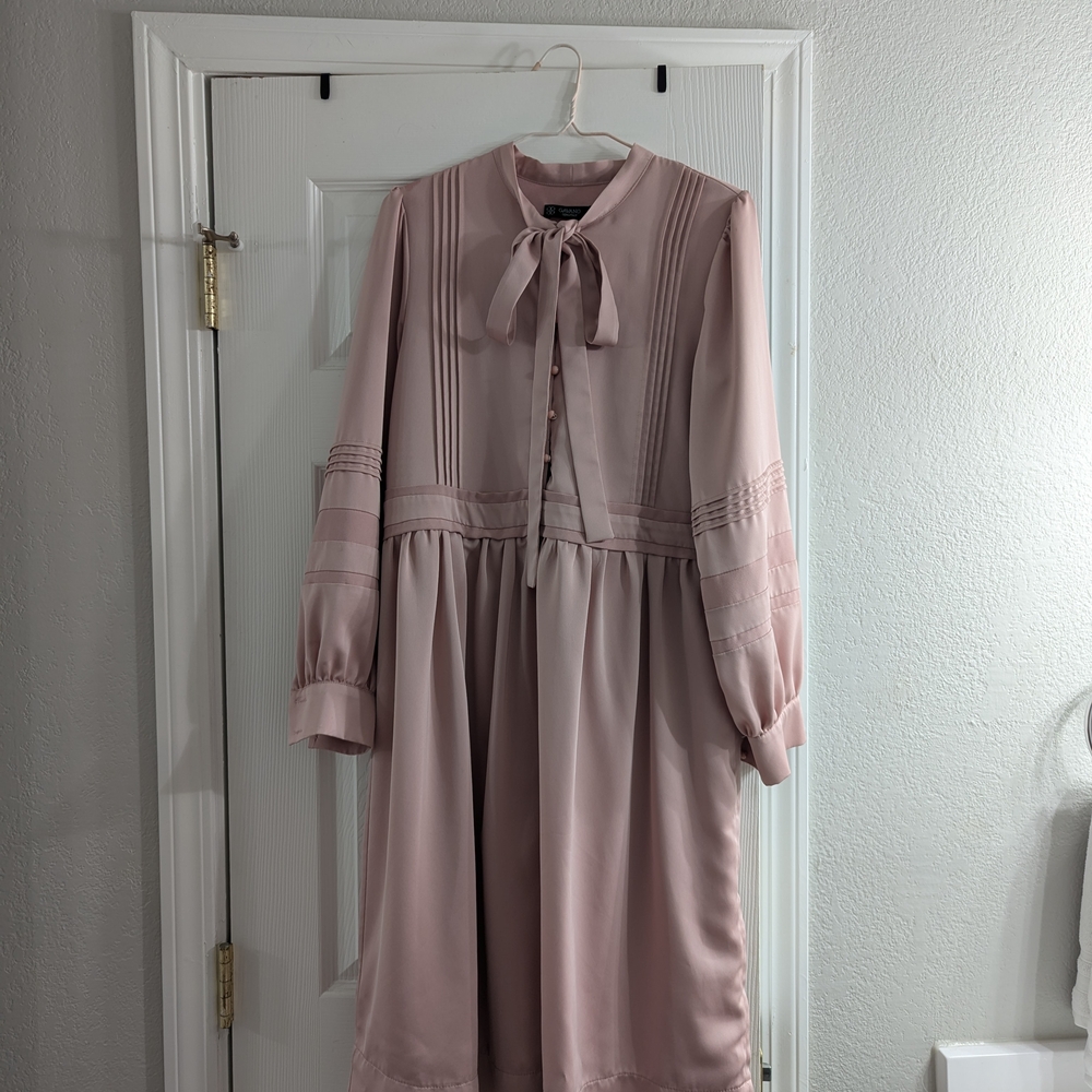 Elegant Pink Women's Dress